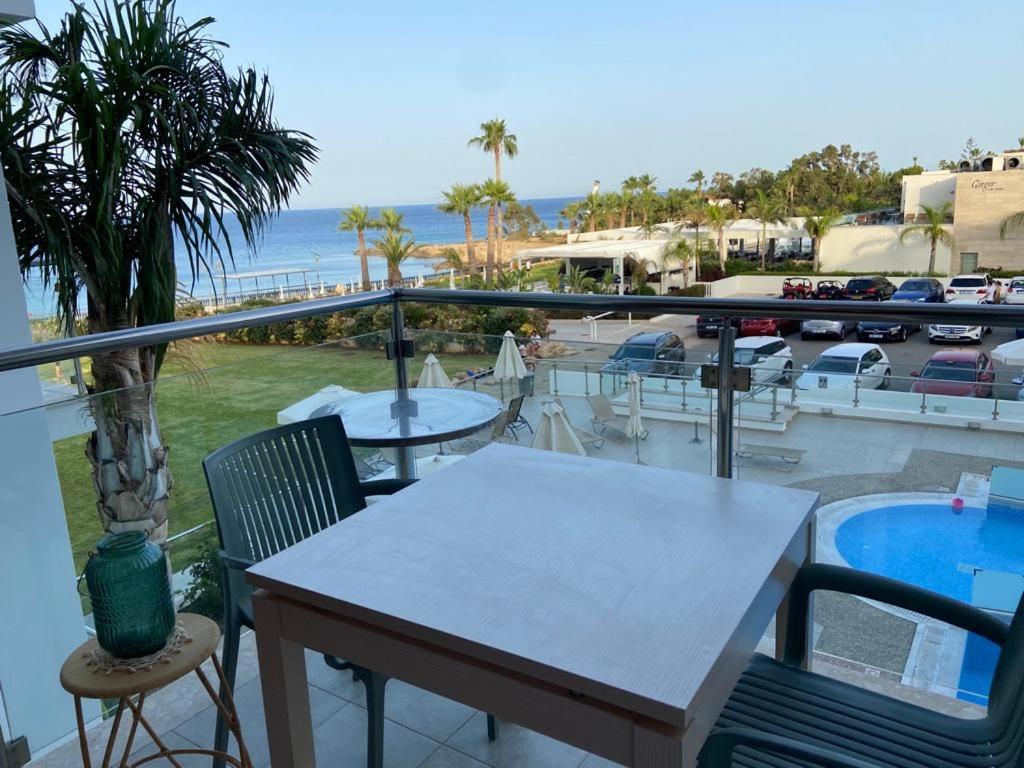 Coralli Superior Seaview โปรทาราส ภายนอก รูปภาพ