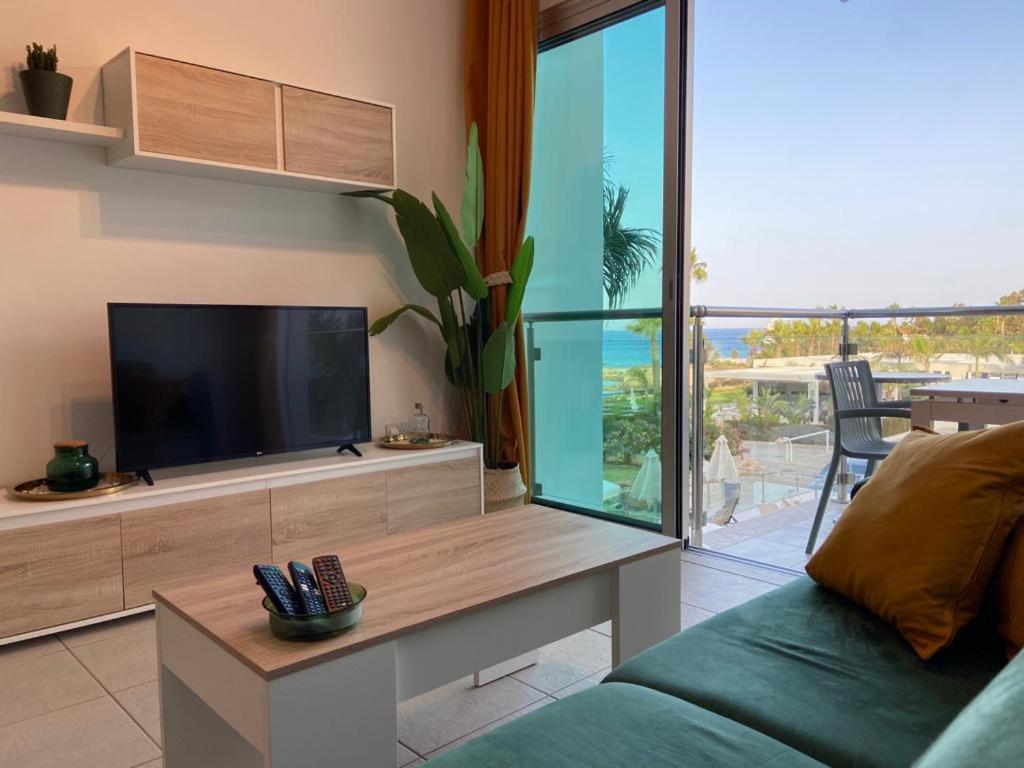 Coralli Superior Seaview โปรทาราส ภายนอก รูปภาพ